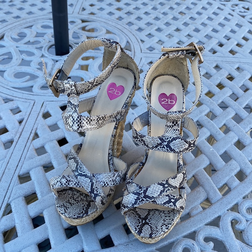 Wedged Heels - Picture 2 of 2
